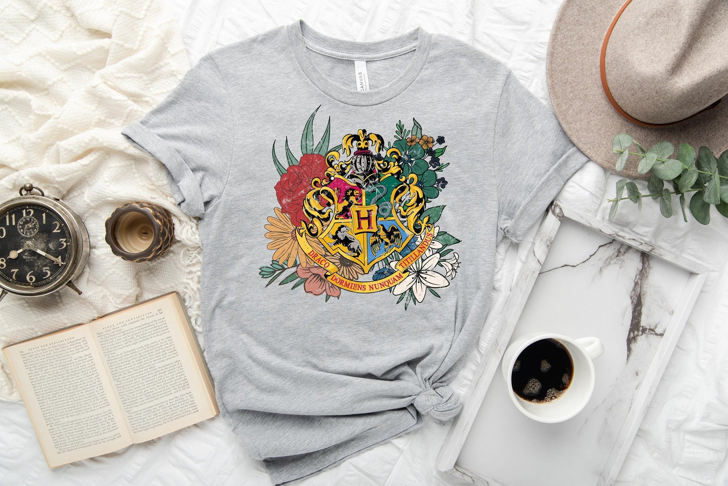 OUTFIT RUN 3-HOUSE CREST TEE