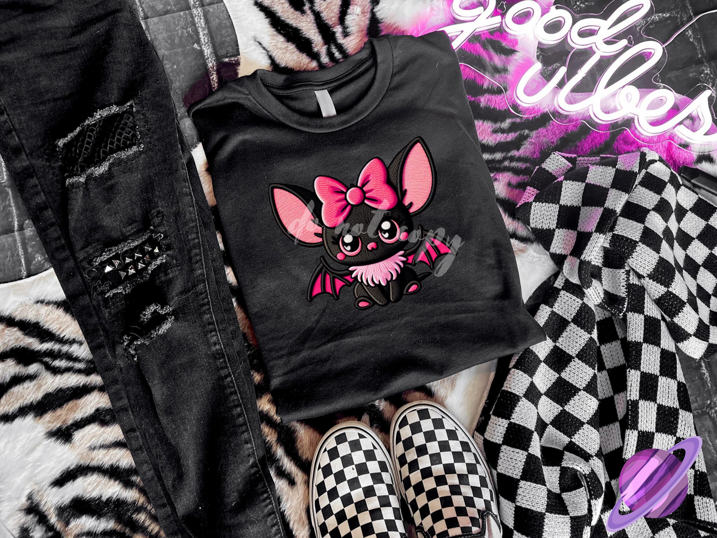 BOW BAT TEE