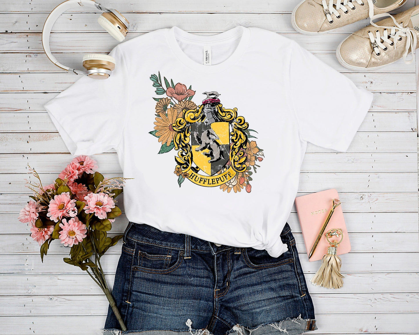 OUTFIT RUN 3-YELLOW HOUSE FLORAL TEE