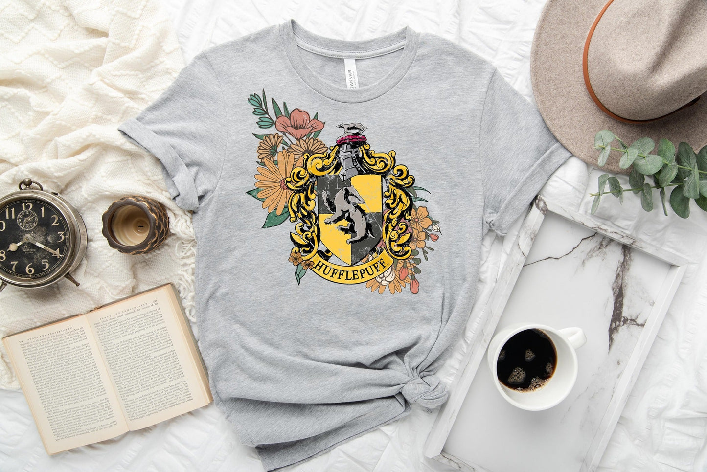 OUTFIT RUN 3-YELLOW HOUSE FLORAL TEE
