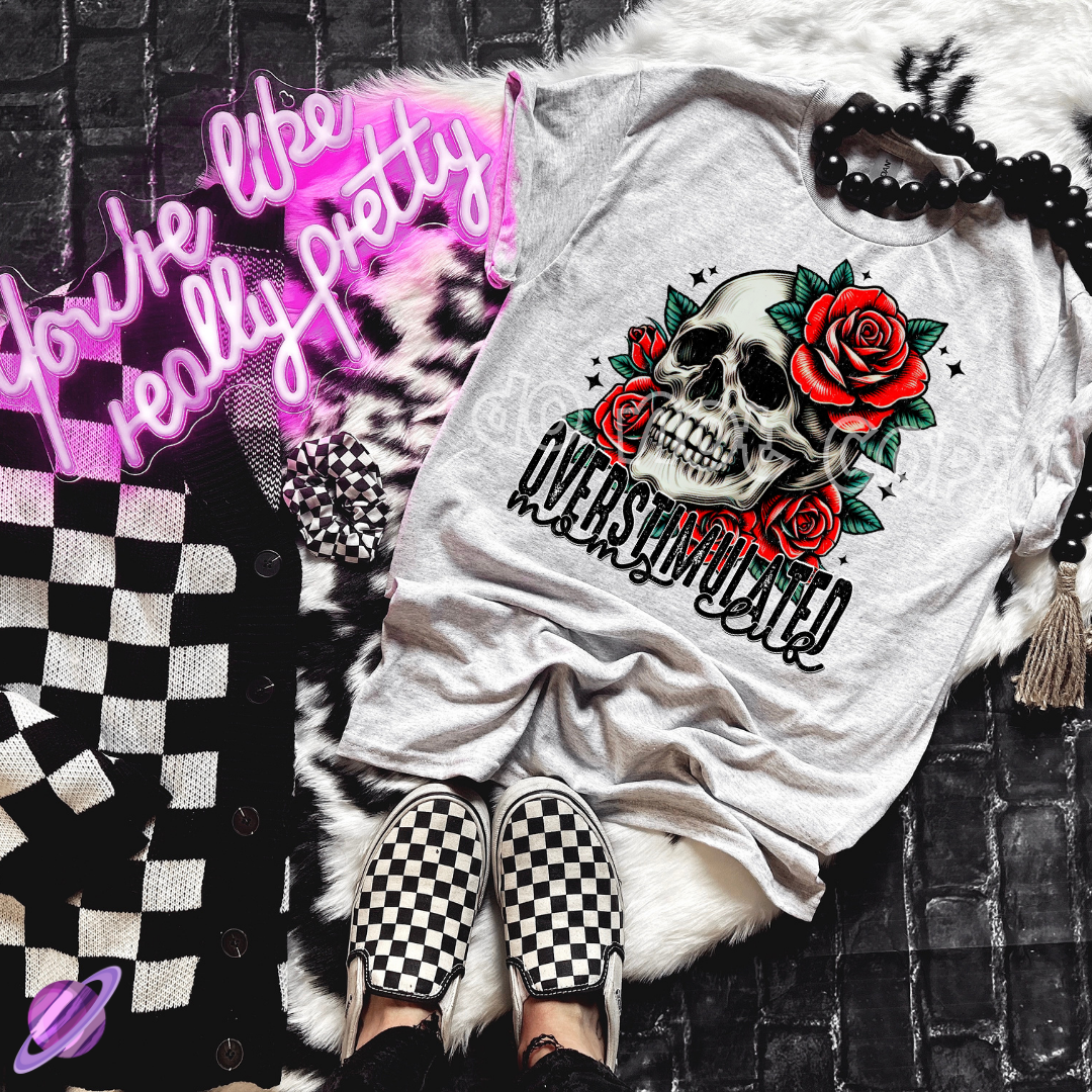 OVER STIMULATED MOMS CLUB SKULL ROSE TEE