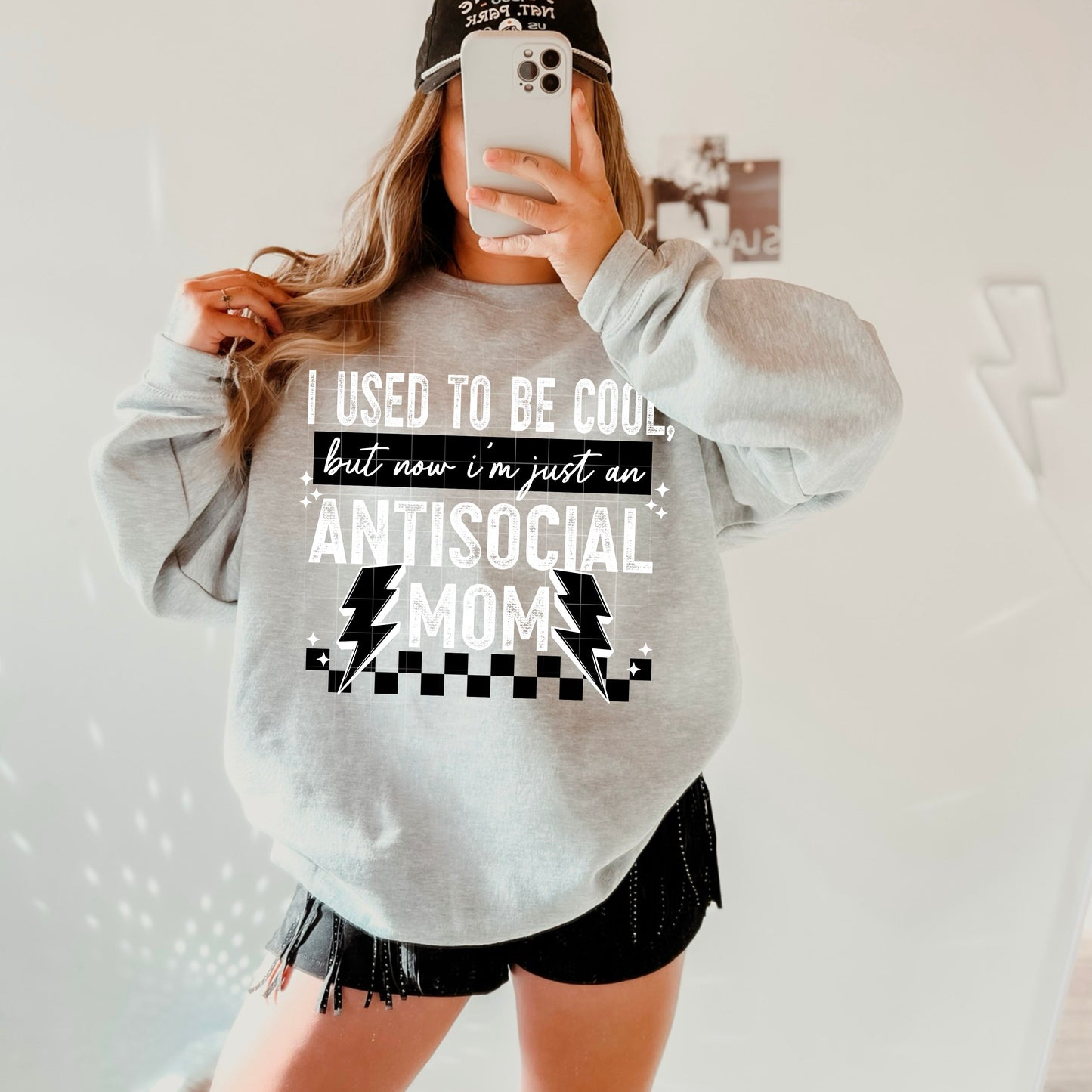 ANTI SOCIAL MOM WHITE SWEATSHIRT