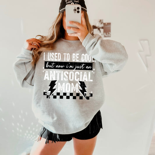 ANTI SOCIAL MOM WHITE SWEATSHIRT