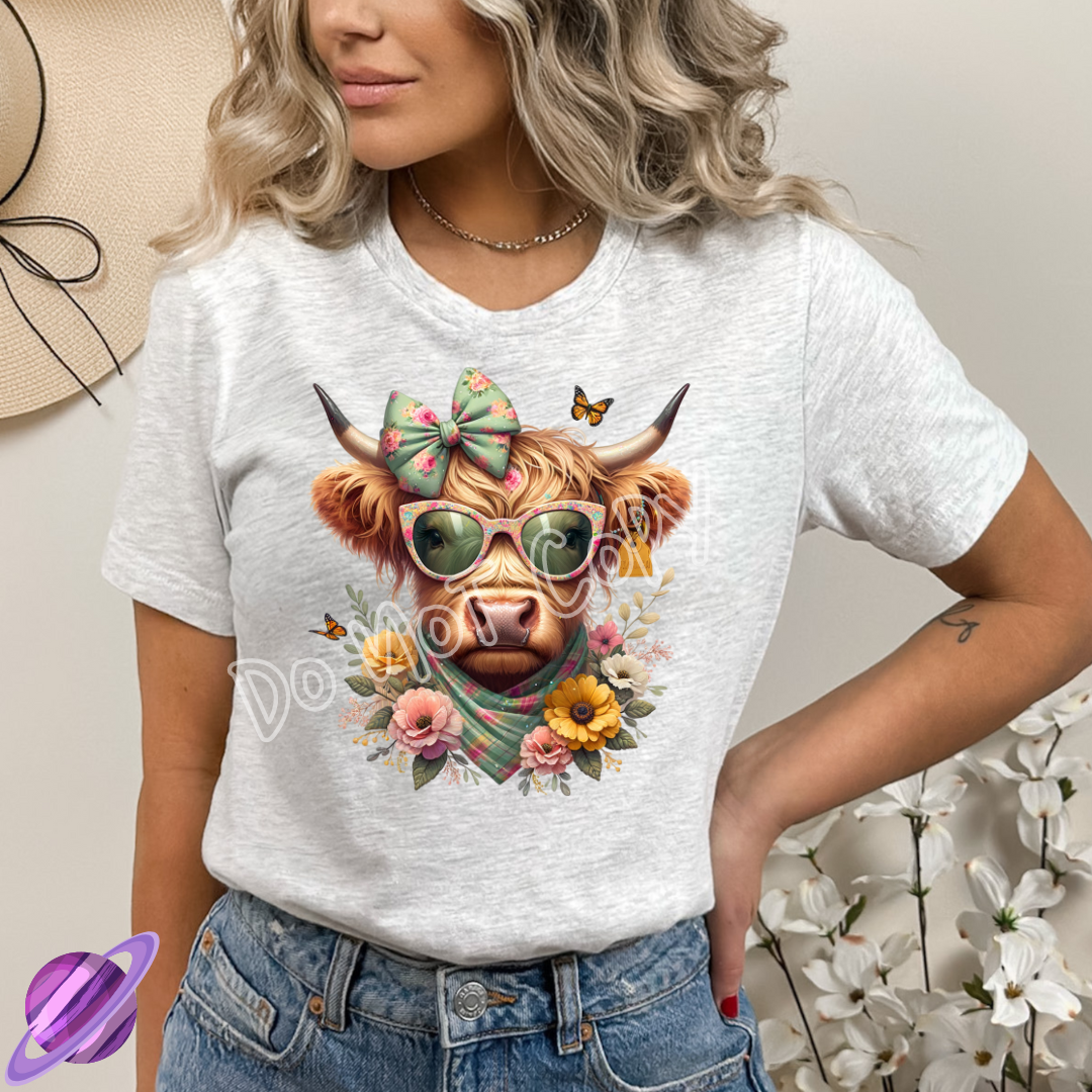 CUTE HIGHLAND COW SAGE BOW TEE