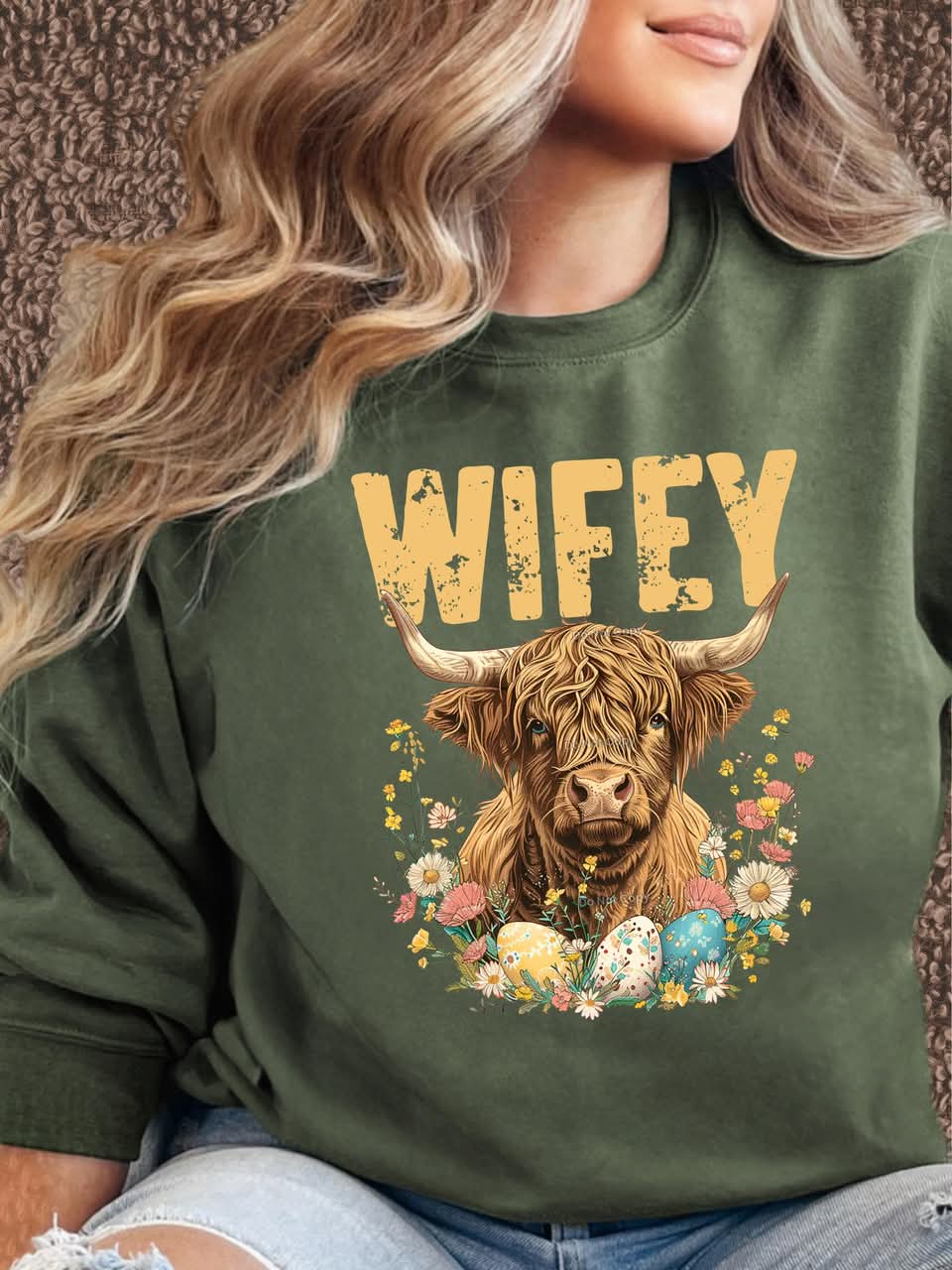 Highland Cow Personalized Name Sweatshirt – Cozy Custom Crewneck