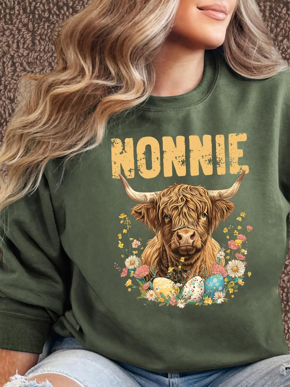 Highland Cow Personalized Name Sweatshirt – Cozy Custom Crewneck