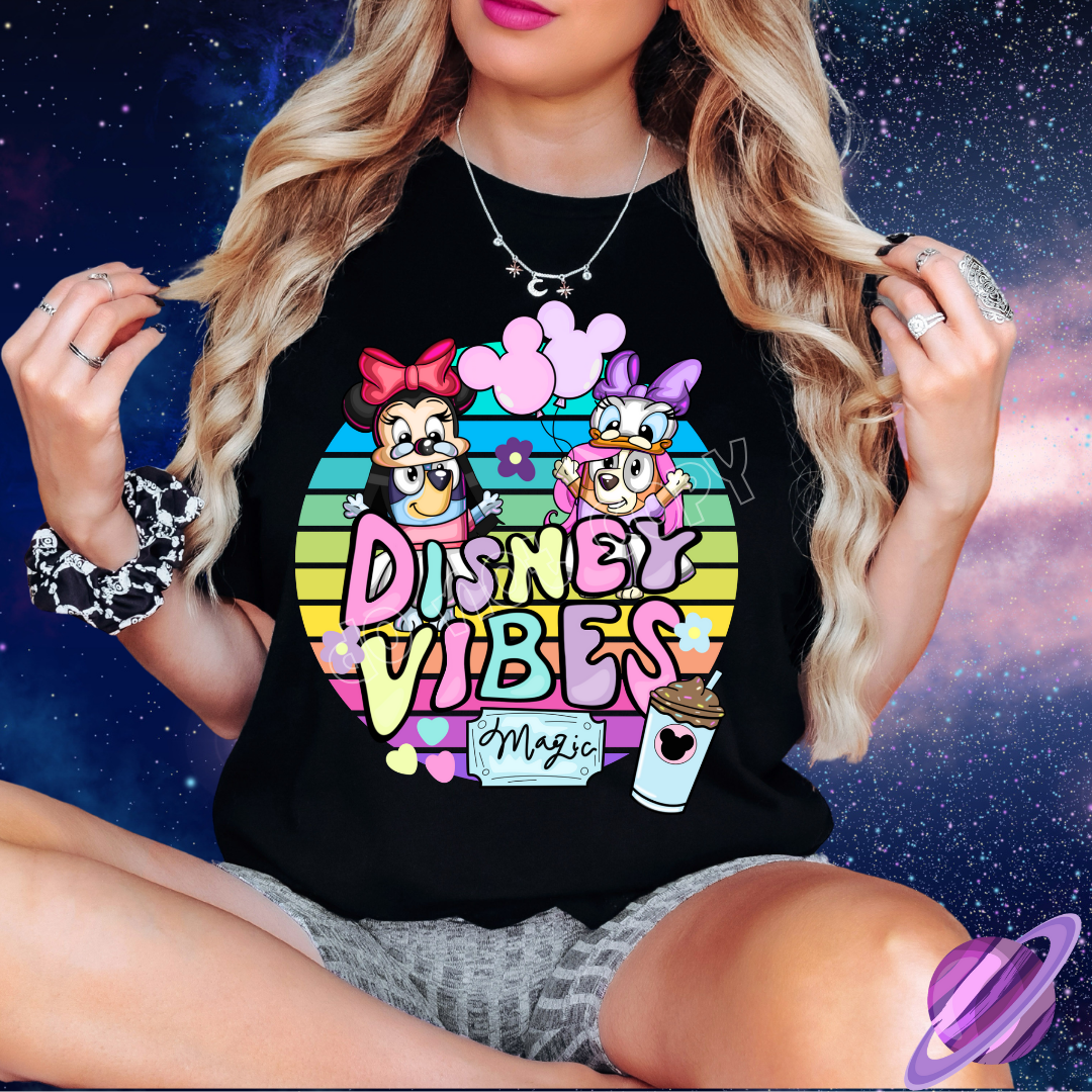 VIBES TEE