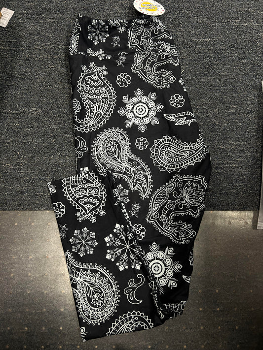 Black & White Holiday