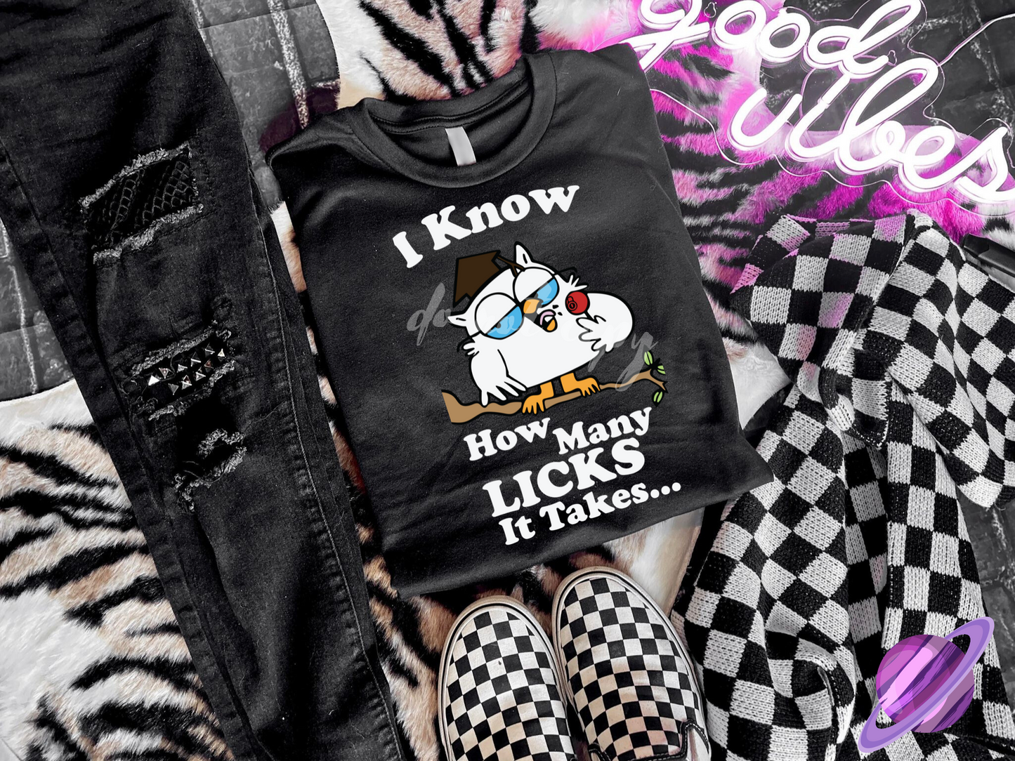 LICKS TEE