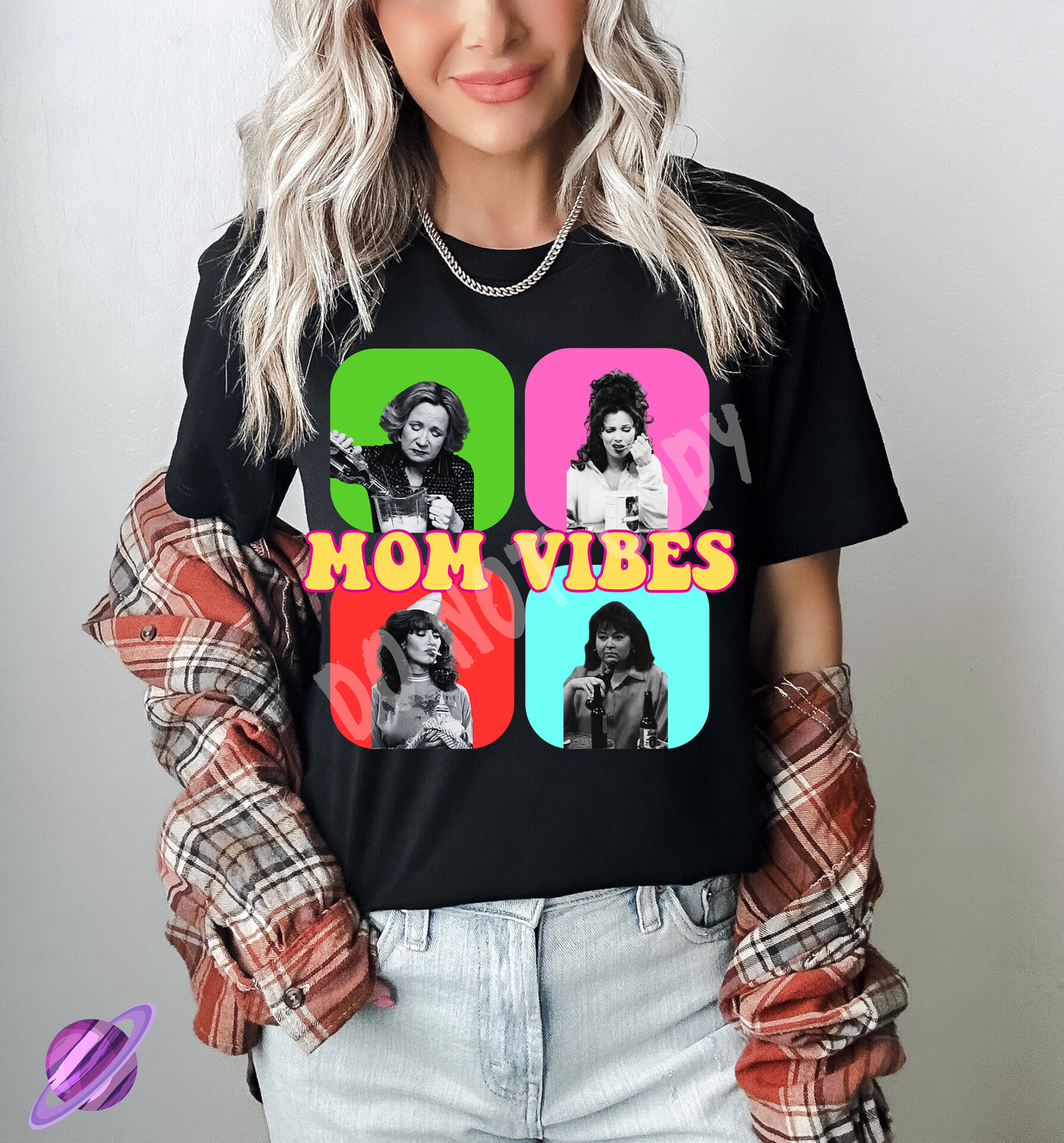 MOM VIBES TEE