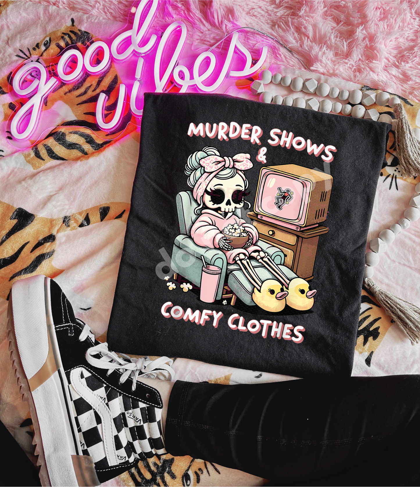 MURDER COMFY TEE