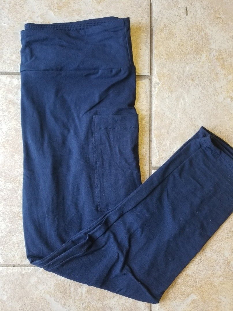Navy leggings/capris/shorts with pockets